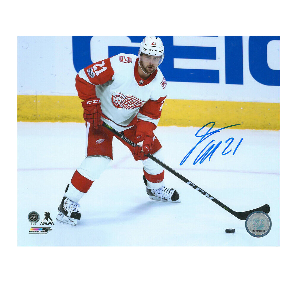 TOMAS TATAR Signed Detroit Red Wings 8 X 10 Photo - 70398