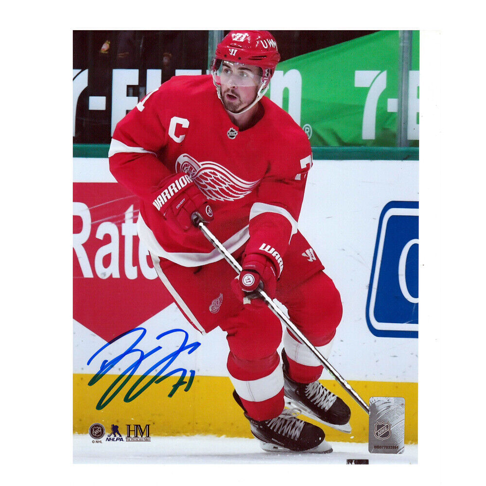 DYLAN LARKIN Autographed Detroit Red Wings 8 x 10 Photo - 70270