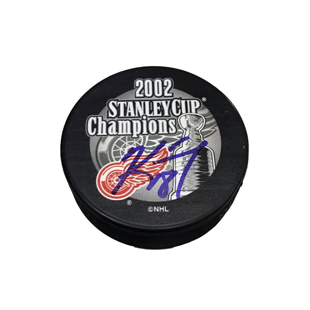 KIRK MALTBY Signed 2002 Stanley Cup Champions Puck - Detroit Red Wings