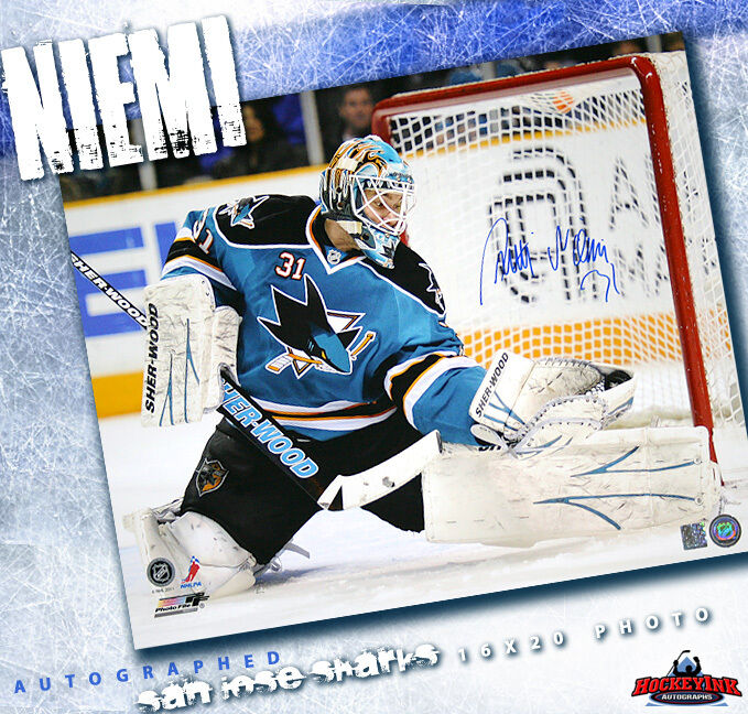 ANTTI NIEMI Signed San Jose Sharks 16X20 Photo