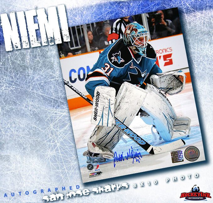ANTTI NIEMI Signed San Jose Sharks 8X10 Photo 70208