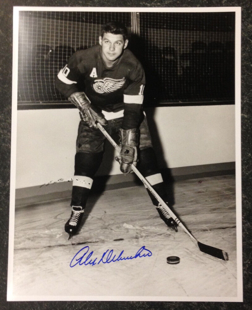 ALEX DELVECCHIO Signed Detroit Red Wings 11 X 14 Photo