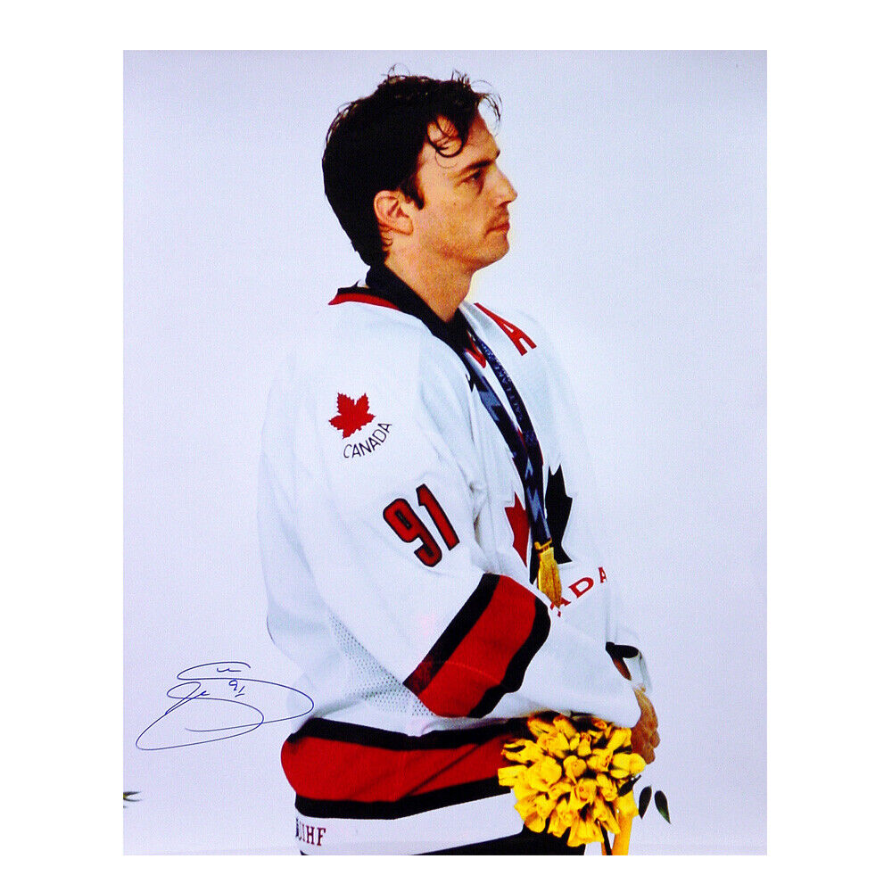 JOE SAKIC Signed Team Canada 16 X 20 Photo - 79136