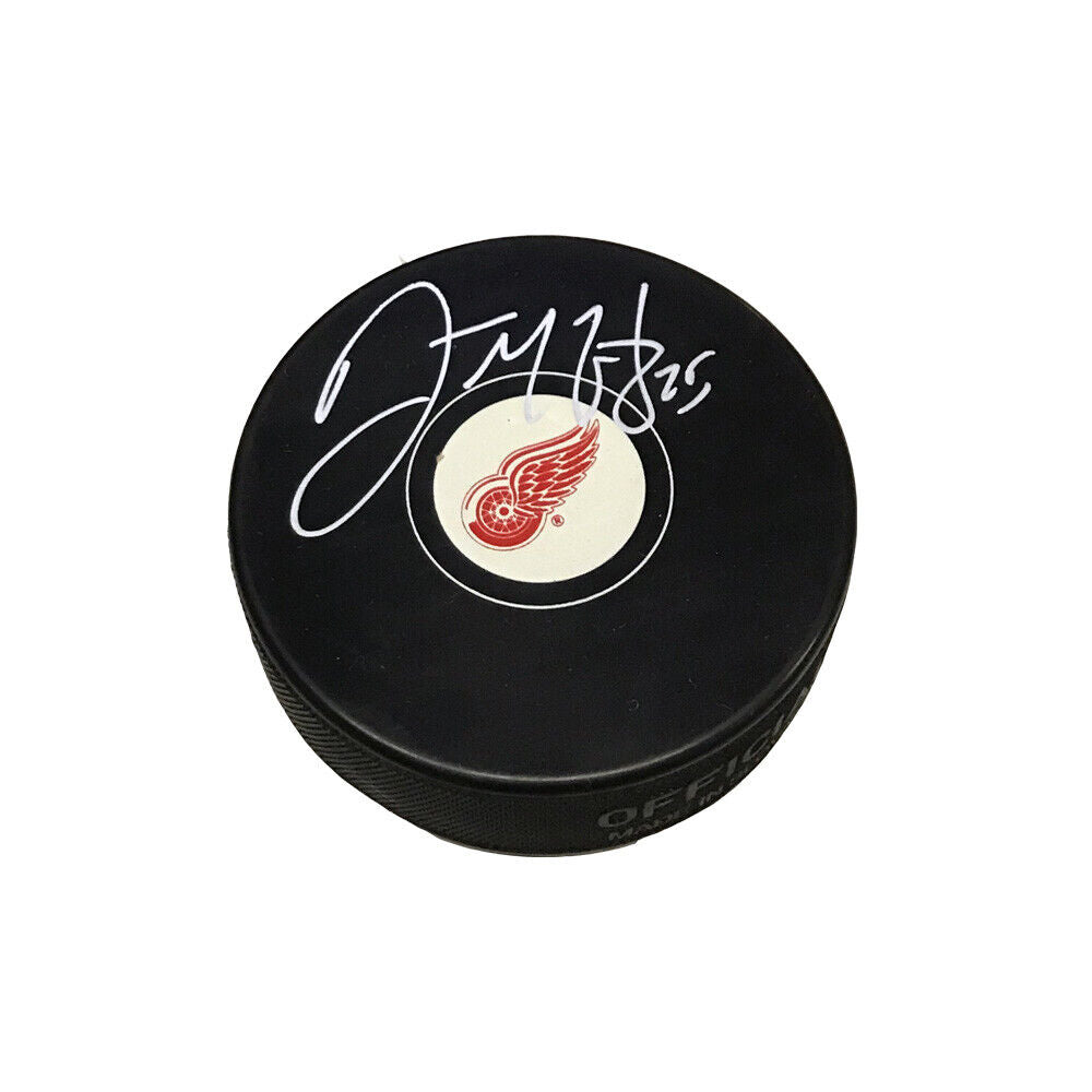 Darren McCarty Signed Detroit Red Wings Puck