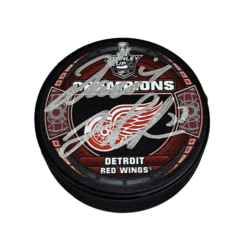 DOMINIK HASEK Signed 2008 Stanley Cup Champions Puck - Detroit Red Wings