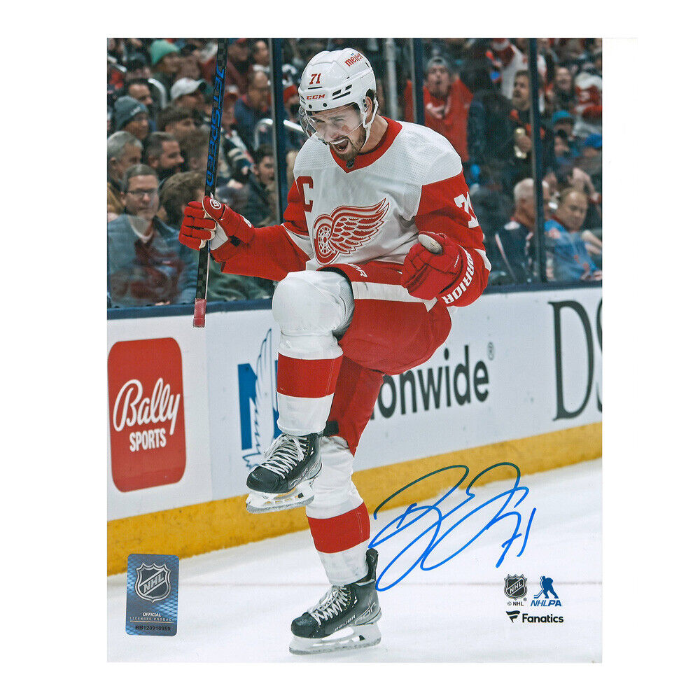 DYLAN LARKIN Autographed Detroit Red Wings 8 x 10 Photo - 70383