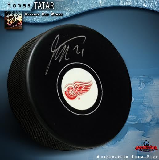 TOMAS TATAR Signed Detroit Red Wings Puck