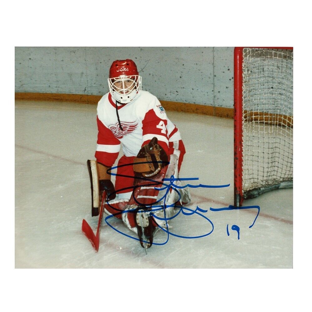 STEVE YZERMAN Signed Detroit Red Wings 8x10 Photo – 70686