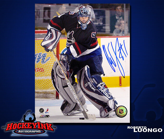Roberto Luongo SIGNED Canucks 8X10 Photo -70379