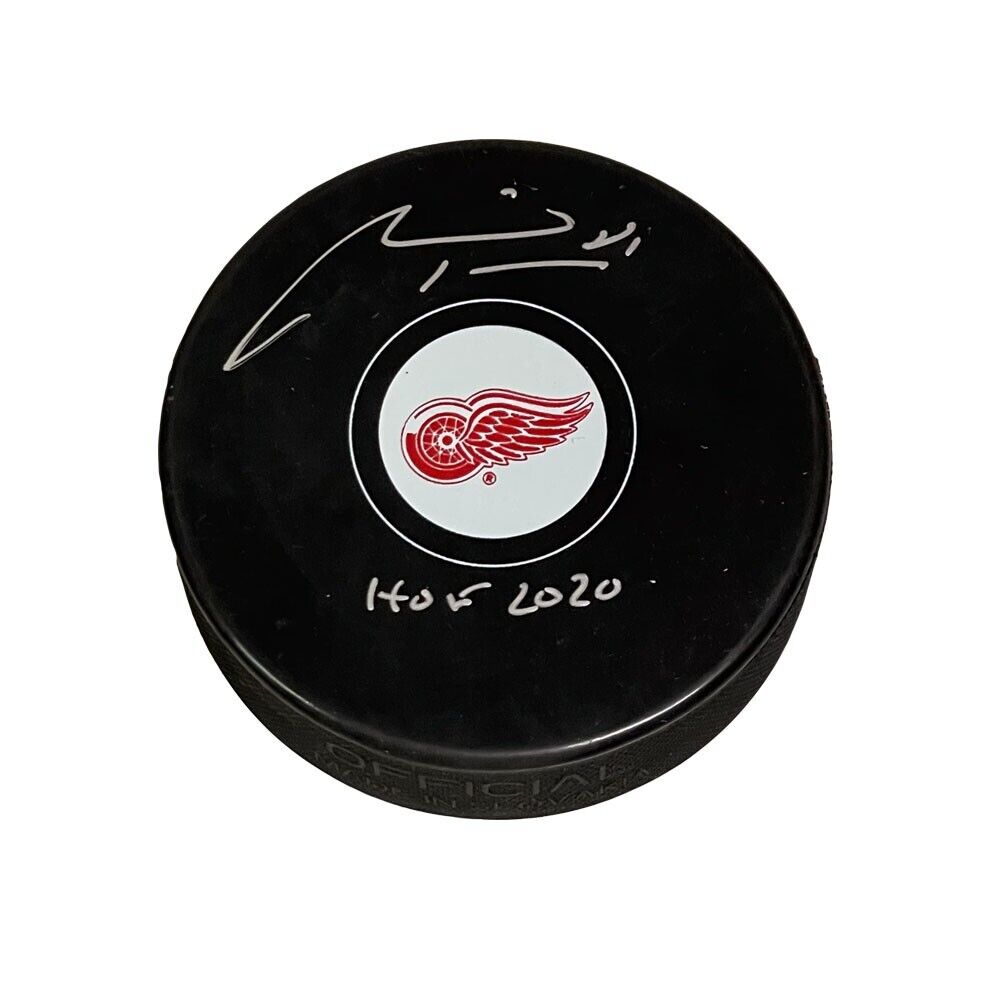 MARIAN HOSSA Signed Detroit Red Wings Puck - HOF 2020