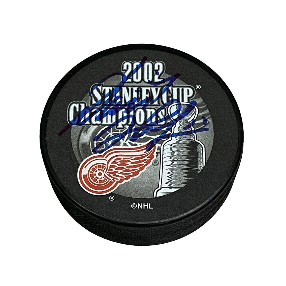 DOMINIK HASEK Signed 2002 Stanley Cup Champions Puck - Detroit Red Wings