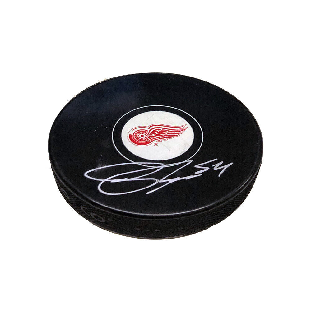 BOBBY RYAN Signed Detroit Red Wings Puck