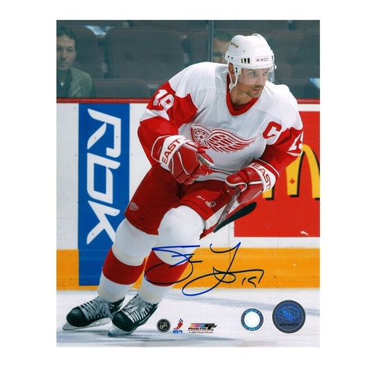 STEVE YZERMAN Signed Detroit Red Wings 8x10 Photo – 70688