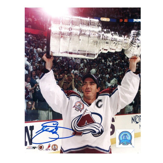 JOE SAKIC Signed Colorado Avalanche 8x10 Photo W/Stanley Cup (Smudged) - 70532 A