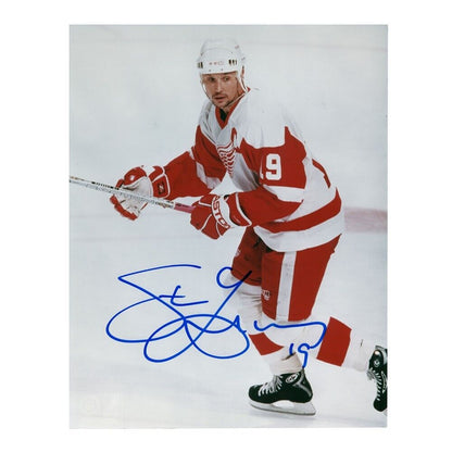 STEVE YZERMAN Signed Detroit Red Wings 8x10 Photo – 70691