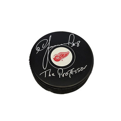 IGOR LARIONOV Signed Detroit Red Wings Puck - The Professor