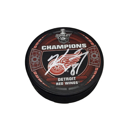 KIRK MALTBY Signed 2008 Stanley Cup Champions Puck - Detroit Red Wings