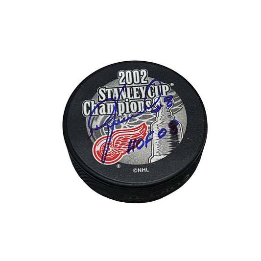 IGOR LARIONOV Signed Detroit Red Wings 2002 Stanley Cup Champions Puck - HOF 08