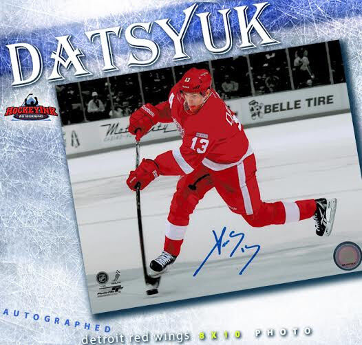 PAVEL DATSYUK Detroit Red Wings Autographed 8 x 10 Photo - 70100