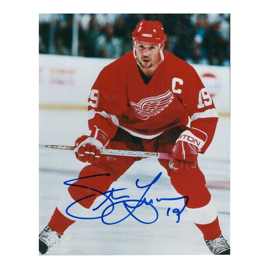 STEVE YZERMAN signed Detroit Red Wings 8x10 Photo – 70142