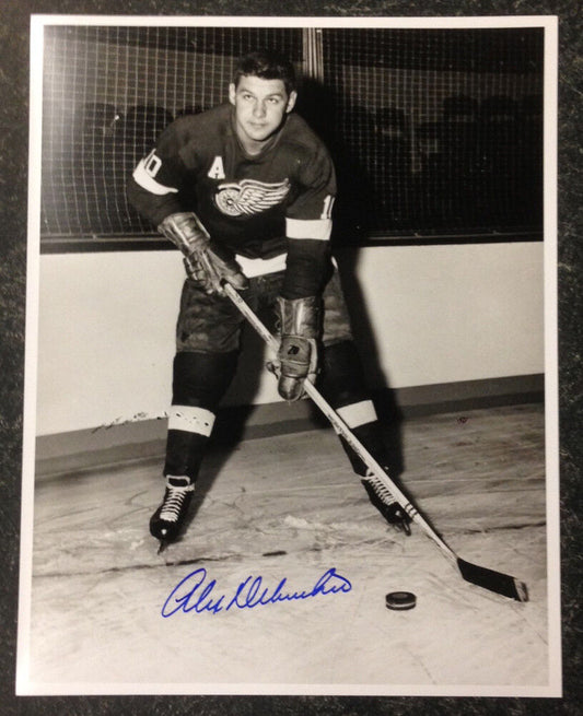 ALEX DELVECCHIO Signed Detroit Red Wings 11 X 14 Photo