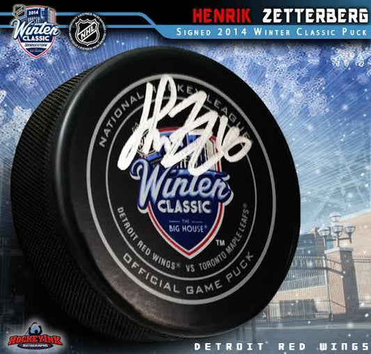 HENRIK ZETTERBERG Signed 2014 NHL Winter Classic Official Game Puck w/ Case