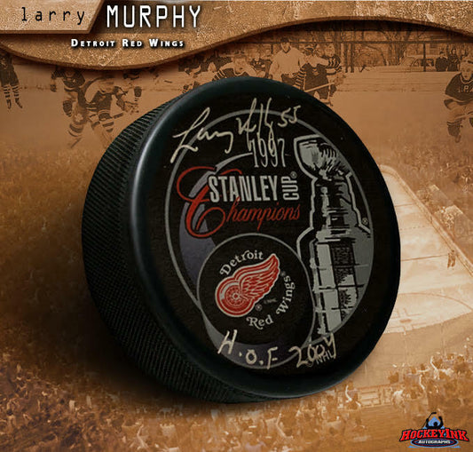 LARRY MURPHY Signed 1997 Stanley Cup Champions Detroit Red Wings Puck