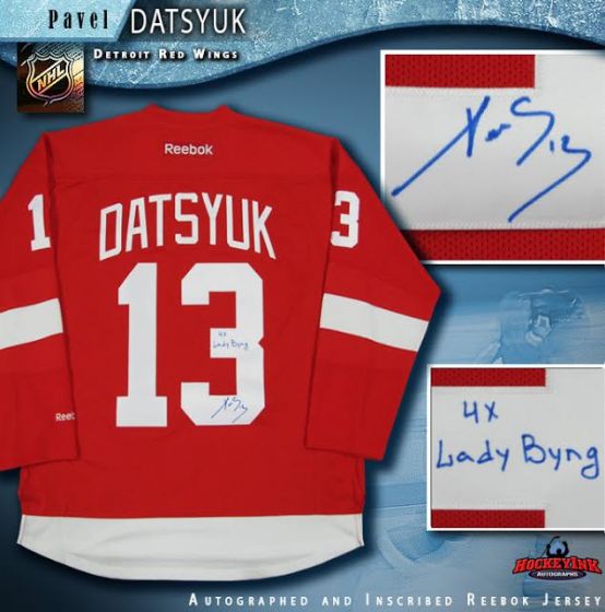 Pavel Datsyuk Detroit Red Wings Autographed 8 x 10 Photo