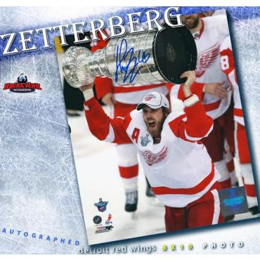 Henrik Zetterberg with Stanely Cup Detroit Red Wings 8 x 10 Autographed Photo